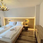 Lejlighed Chic Alpine Oasis In With Mountain View Oberammergau